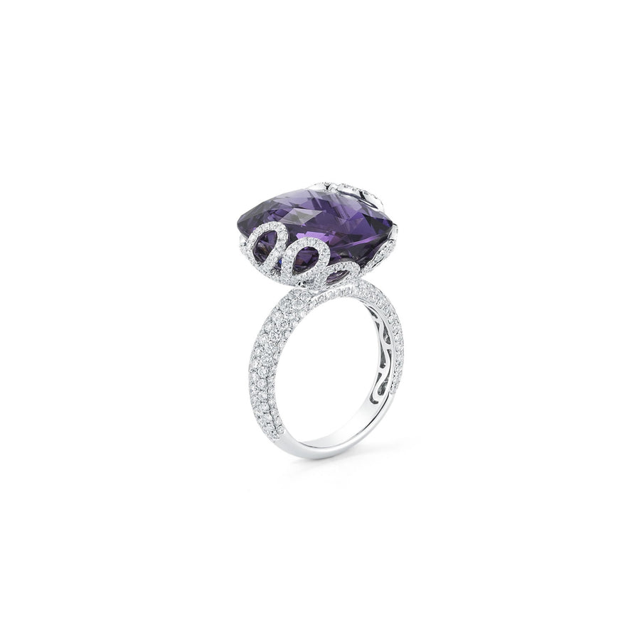 Sea Leaf ring in 18K white gold with white diamonds and amethyst