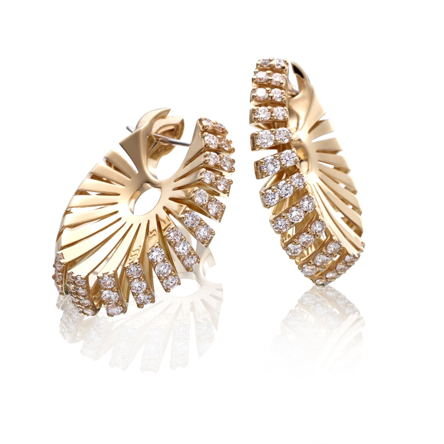 Raggi earrings in 18K yellow gold with white diamonds
