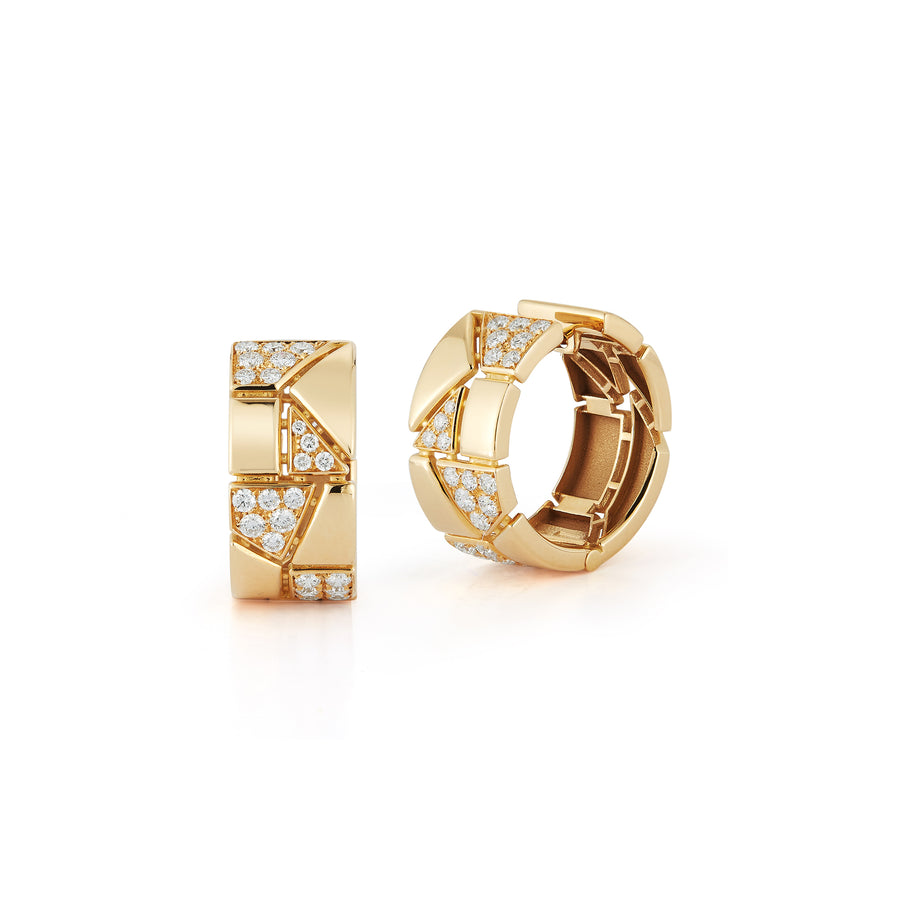 Baia hoop style earrings in 18K yellow gold with 4 elements of white pave diamonds