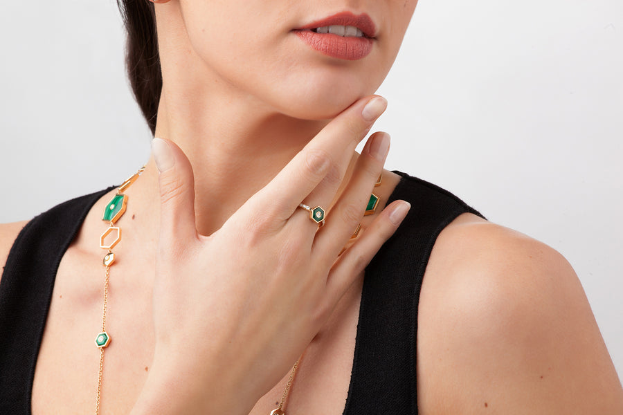 Baia Sommersa ring in 18K yellow gold set with white diamonds (approx. 0.39 cts) and malachite