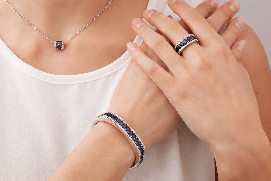 Procida bracelet in 18kt white gold set with white diamonds (approx. 2.00 carats) and blue sapphires (approx. 14.58 carats)