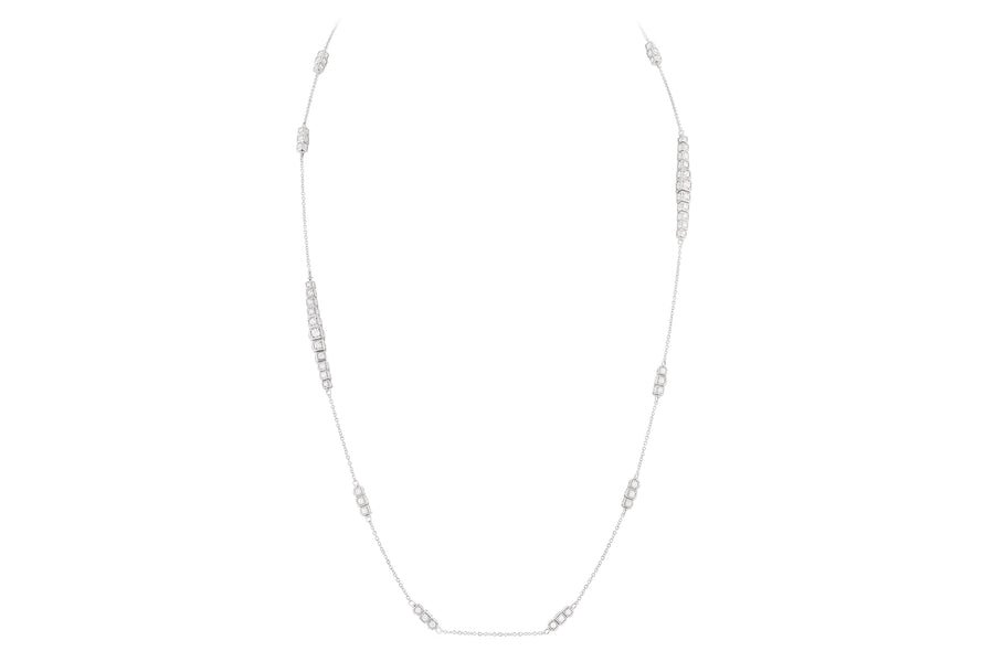 Faro long necklace in 18kt white gold with cube elements set with white diamonds (approx. 12.11 carats)