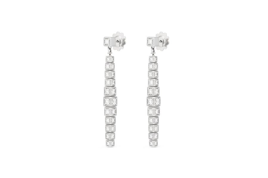 Faro long earrings in 18kt white gold with graduating cube elements set with white diamonds (approx. 6.58 carats)