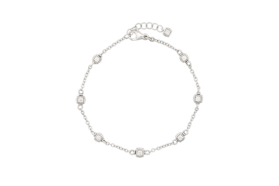 Faro chain link bracelet in 18K white gold with cube elements set with white diamonds (approx. 1.78 carats)