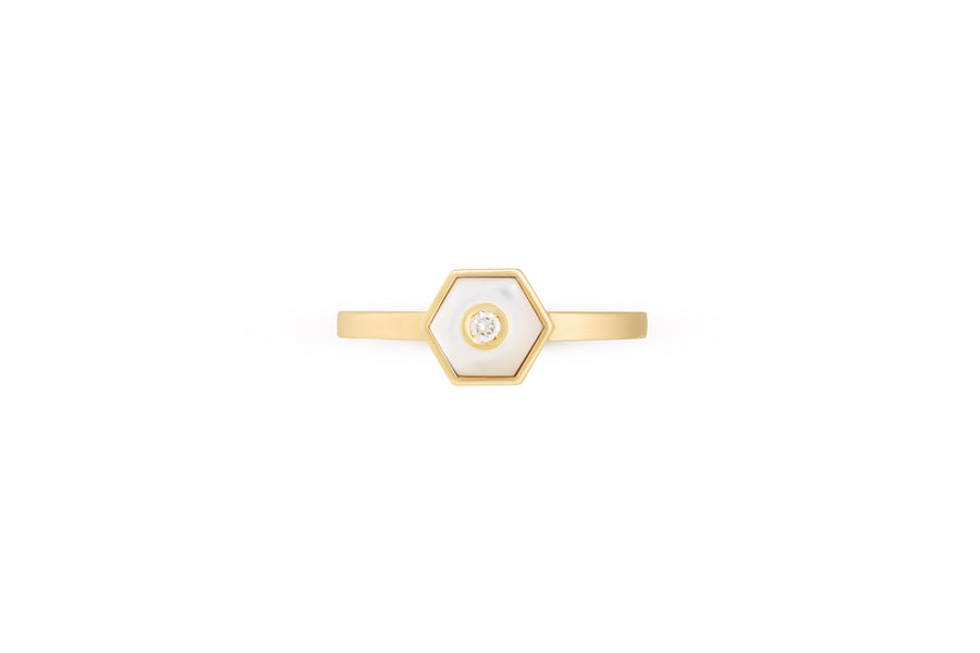 Baia Sommersa ring in 18K yellow gold set with mother of pearl and one white diamond