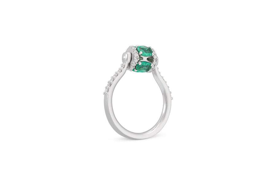 Procida ring with rotating element in 18K white gold with white diamonds (approx. 0.43 carats) and emeralds (approx. 1.41 carats)